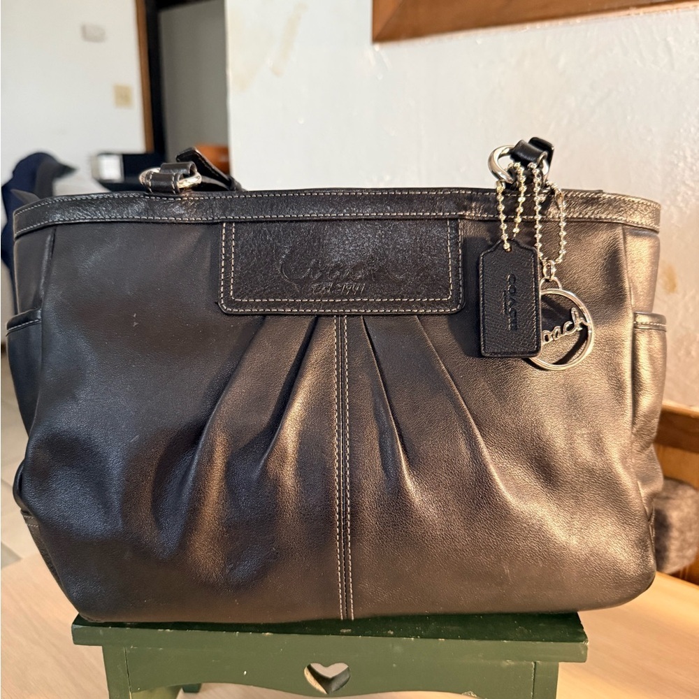 Vintage Coach Black Leather Pleated Gallery Tote with Hanging Charm